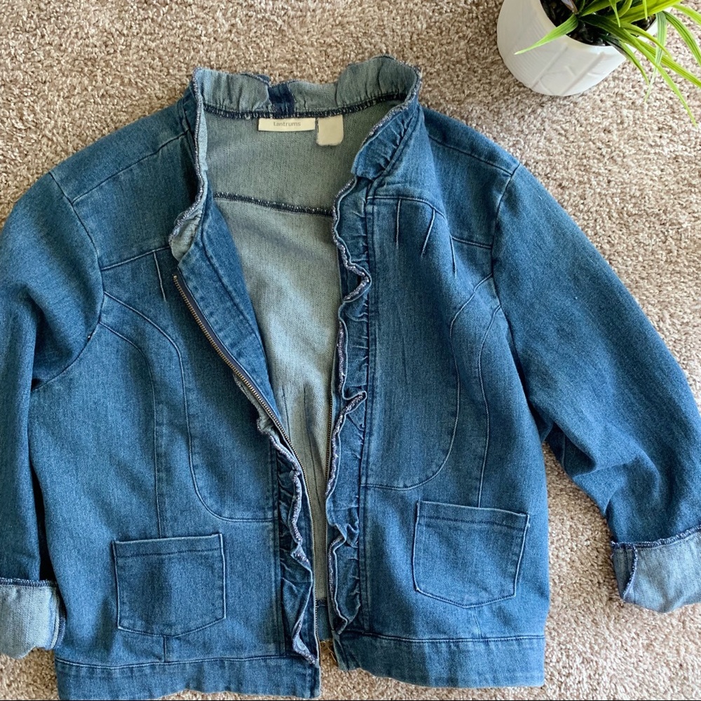 VINTAGE Ruffled Jean Jacket M